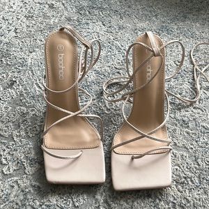 Boohoo size 10 Nude wrap up heel